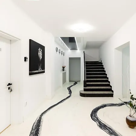 Aparthotel La Bucharest