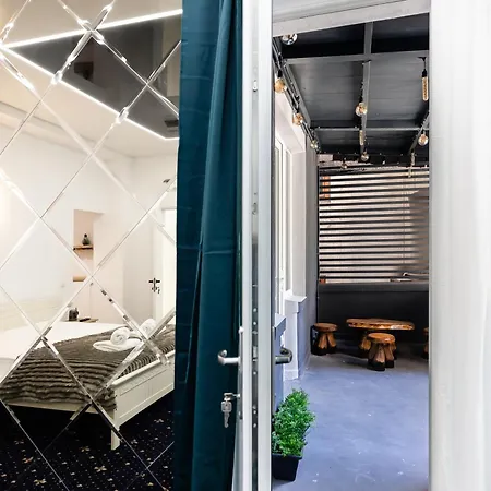 Aparthotel La 3*